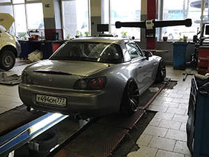 Сход-развал Honda S2000: фото работ автосервиса Джапан-Кар в Санкт-Петербурге №1