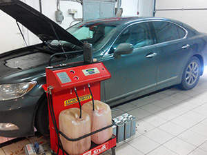 Замена масла в АКПП Lexus LS: фото работ автосервиса Джапан-Кар в Санкт-Петербурге №1