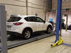 Сход-развал Mazda CX-5: фото работ автосервиса Джапан-Кар в Санкт-Петербурге №1