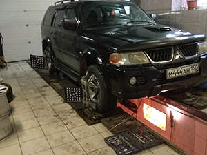 Сход-развал Mitsubishi Pajero Sport: фото работ автосервиса Джапан-Кар в Санкт-Петербурге №2