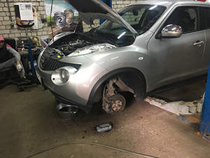 Ремонт ходовой части (подвески) Nissan Juke: фото работ автосервиса Джапан-Кар в Санкт-Петербурге №2